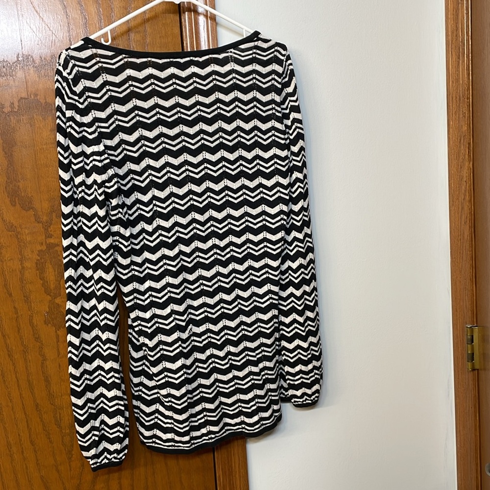 INC UEC Womens Size Large Black White Chevron Stripe Sweater Scoop Neck Bell Slv - Picture 8 of 10